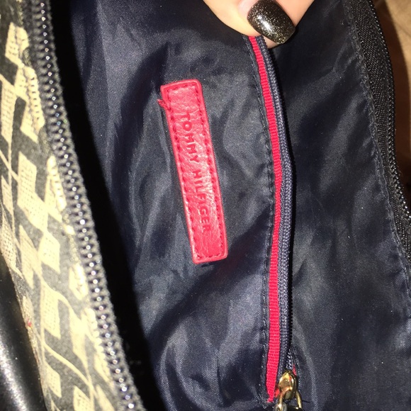 Tommy Hilfiger  hand bag - Picture 2 of 3